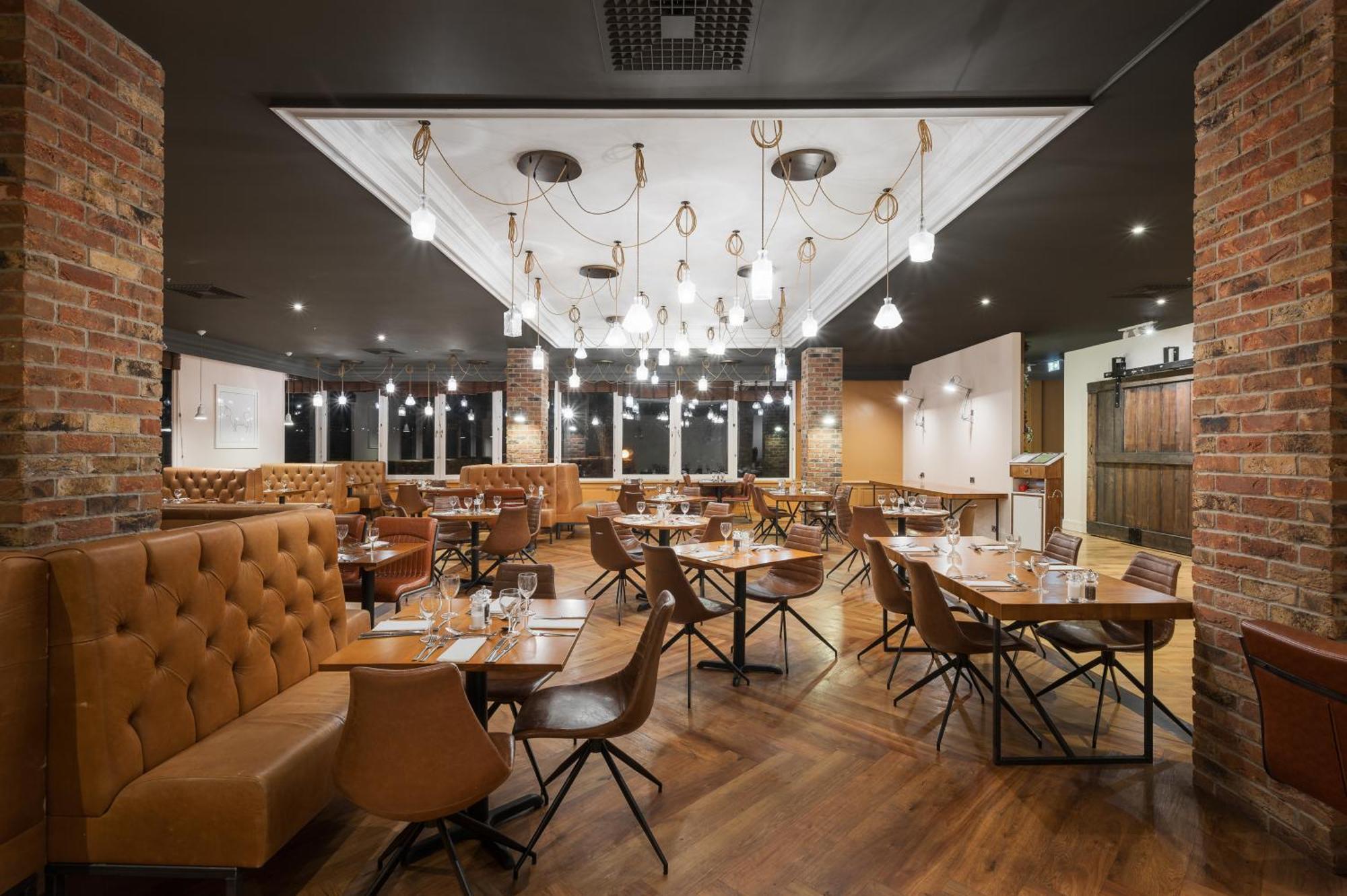 Holiday Inn Leeds Brighouse By Ihg Экстерьер фото