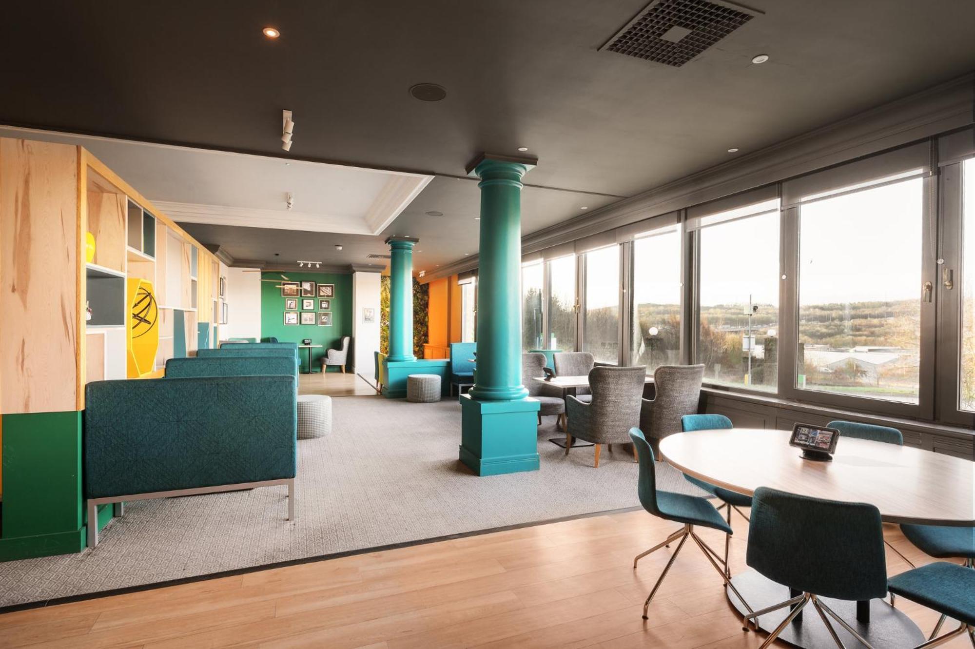 Holiday Inn Leeds Brighouse By Ihg Экстерьер фото