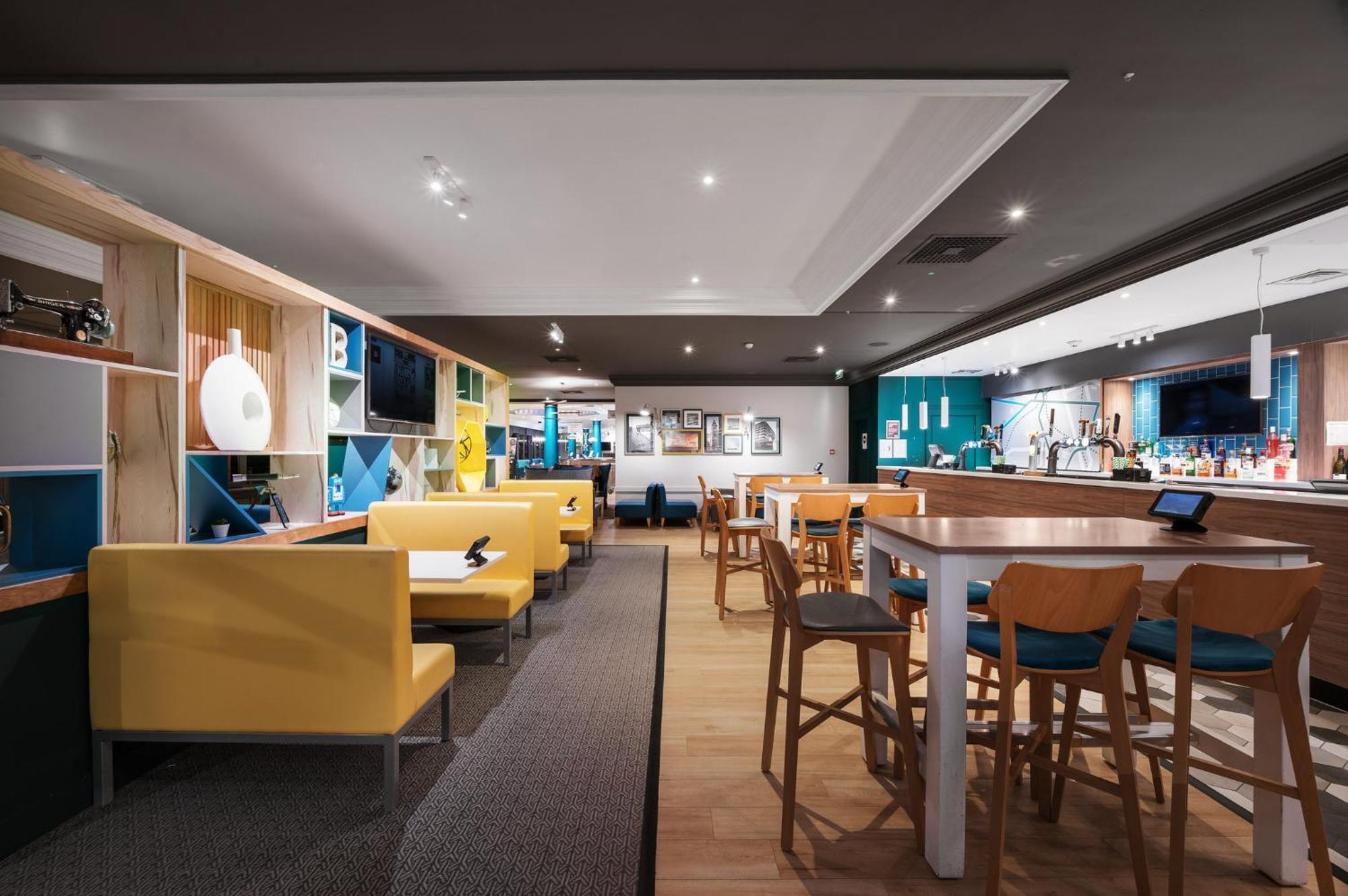 Holiday Inn Leeds Brighouse By Ihg Экстерьер фото