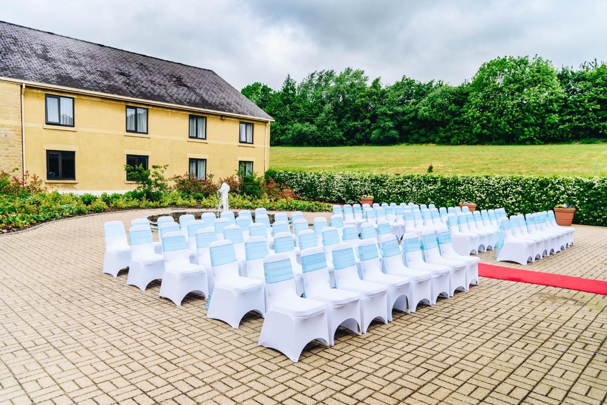 Holiday Inn Leeds Brighouse By Ihg Экстерьер фото