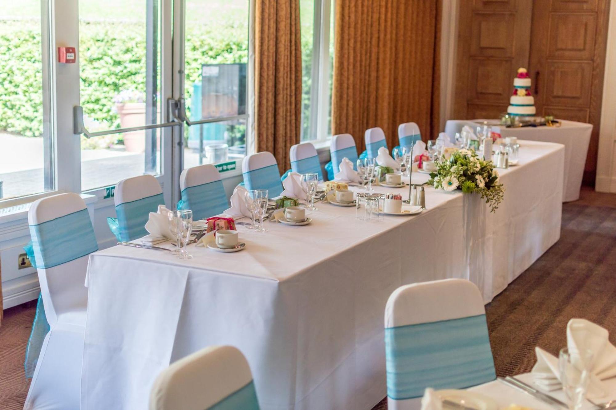 Holiday Inn Leeds Brighouse By Ihg Экстерьер фото
