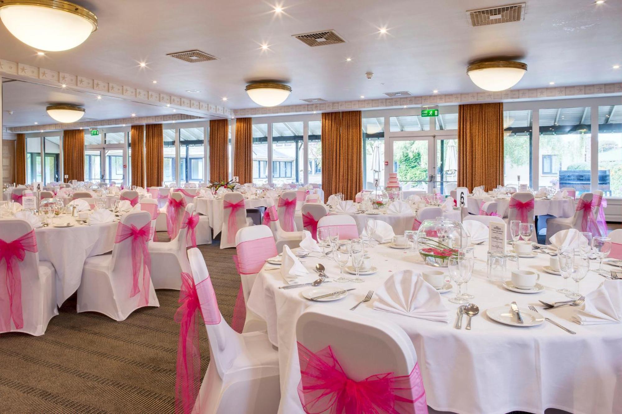 Holiday Inn Leeds Brighouse By Ihg Экстерьер фото