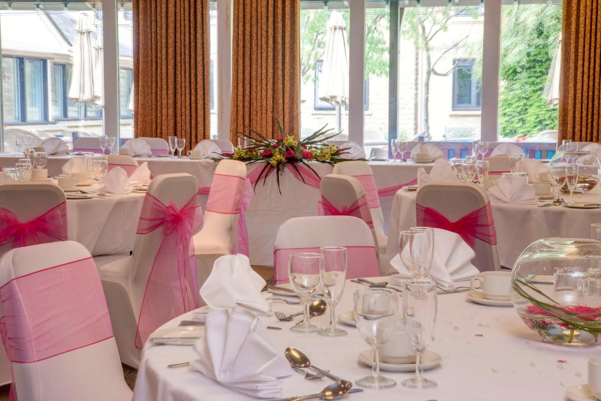 Holiday Inn Leeds Brighouse By Ihg Экстерьер фото