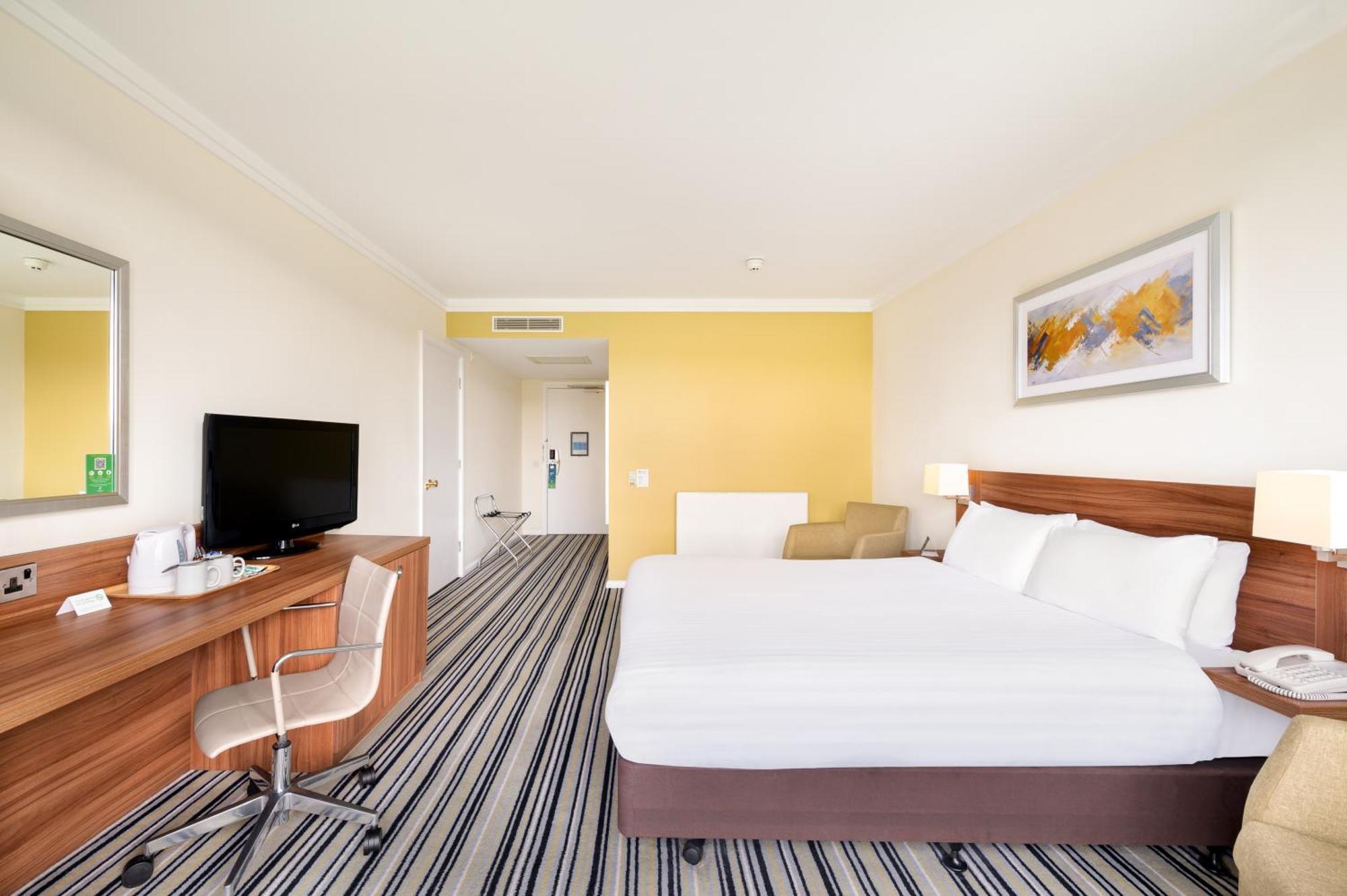 Holiday Inn Leeds Brighouse By Ihg Экстерьер фото